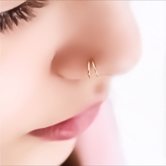 🌻NIB Handmade Crescent Moon Double Hoop Nose Ring🌻 - Picture 4 of 13